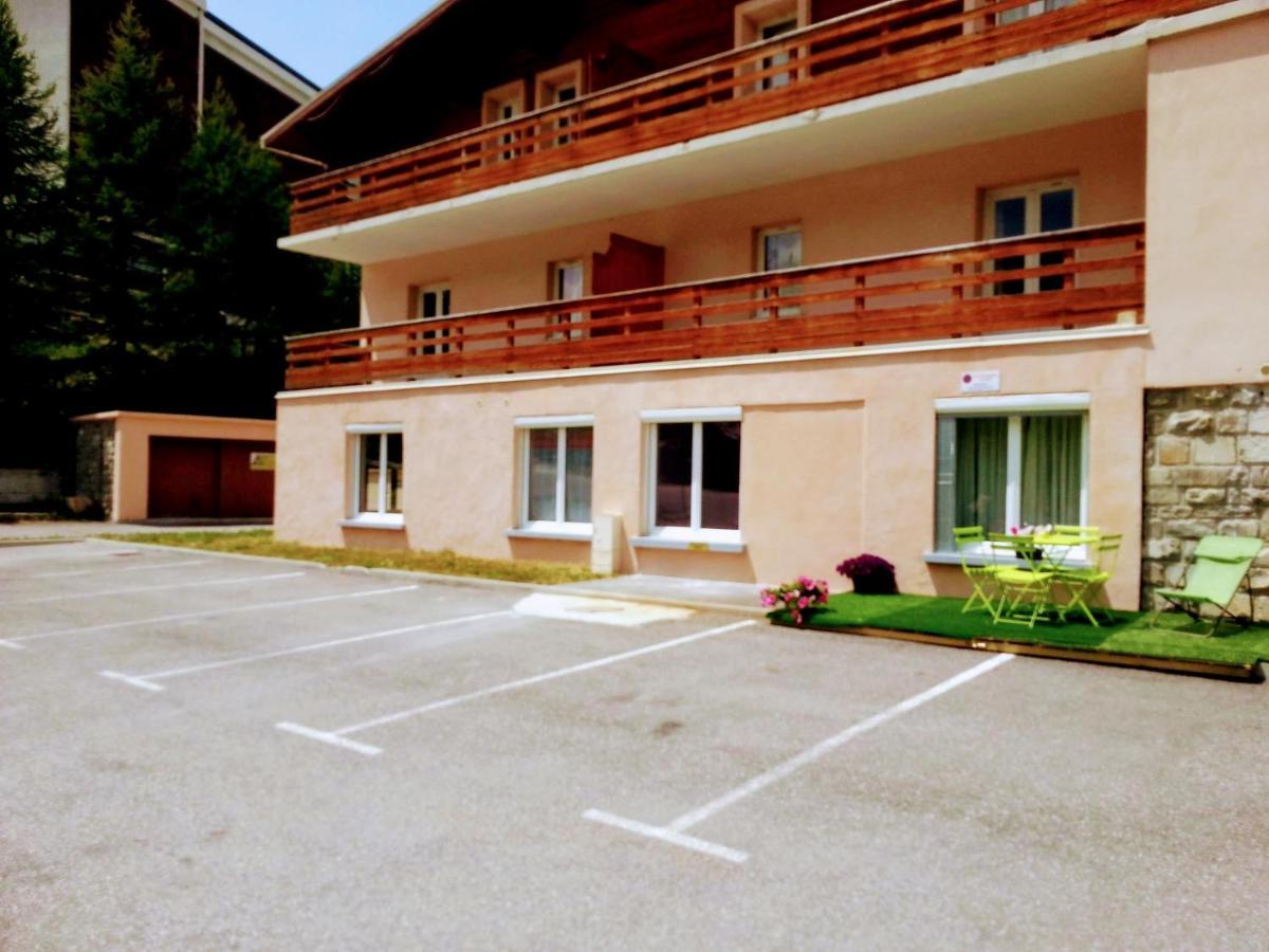 Vars, Appart Spacieux Renove 4 Couchages Dans Chalet 바르스 외부 사진